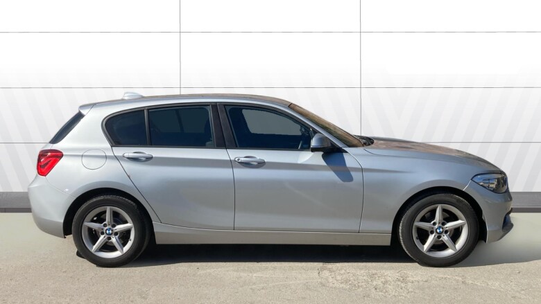 BMW 1 Series 118i [1.5] SE 5dr [Nav] Step Auto Petrol Hatchback